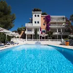 D'hotes La Potiniere Bed & Breakfast