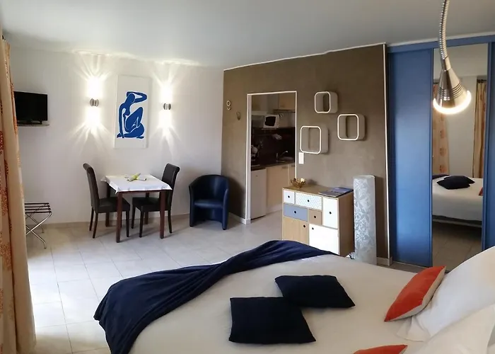 D'hotes La Potiniere 4*