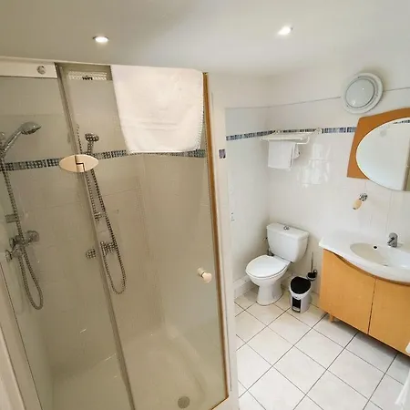 Oda ve Kahvaltı D'hotes La Potiniere 4*