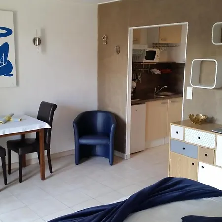 D'hotes La Potiniere Bed & Breakfast Saint-Raphaël