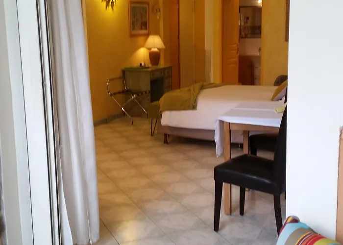 D'hotes La Potiniere Bed & Breakfast Saint-Raphael (Var)