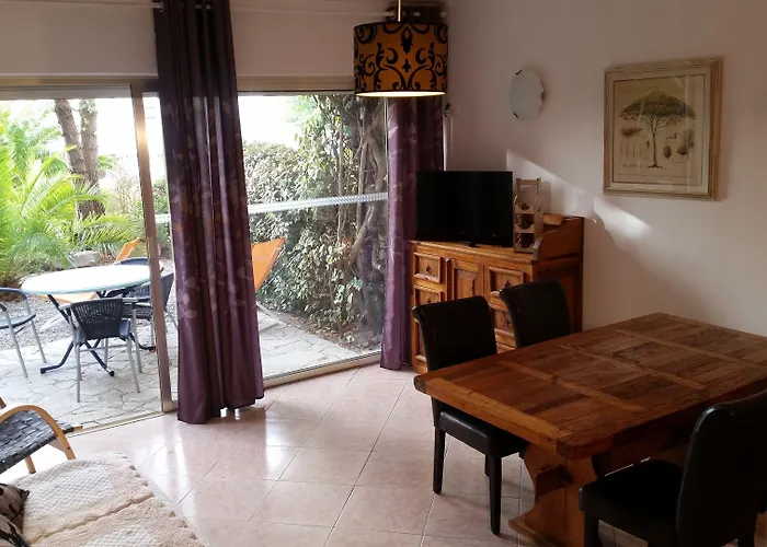 לינה וארוחת בוקר D'hotes La Potiniere Saint-Raphaël