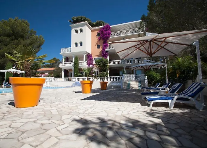 D'hotes La Potiniere Bed & Breakfast 4*