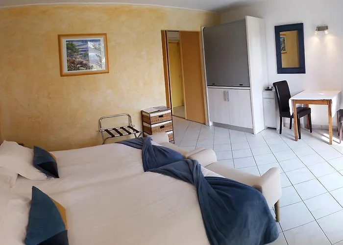 Bed & Breakfast D'hotes La Potiniere Saint-Raphael (Var)