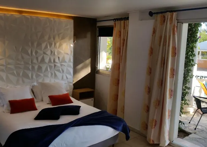 D'hotes La Potiniere Bed & Breakfast